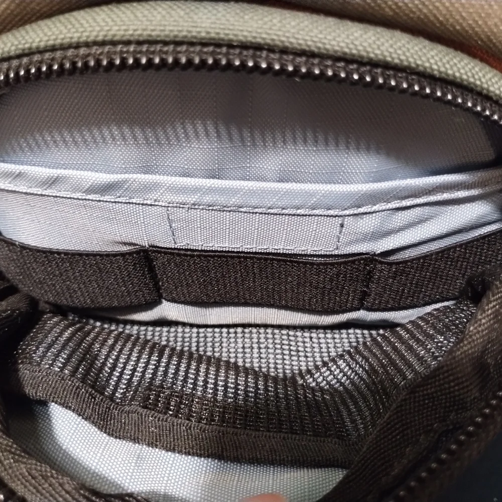 Crumpler Snauros Crossbody Camera/Electronics Bag